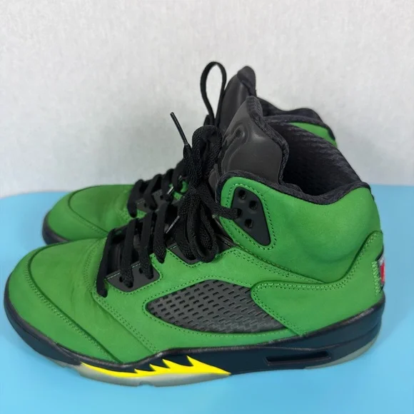 Jordan Men's 5 Oregon Ducks Apple Green Black Yellow. - Picture 2 of 11